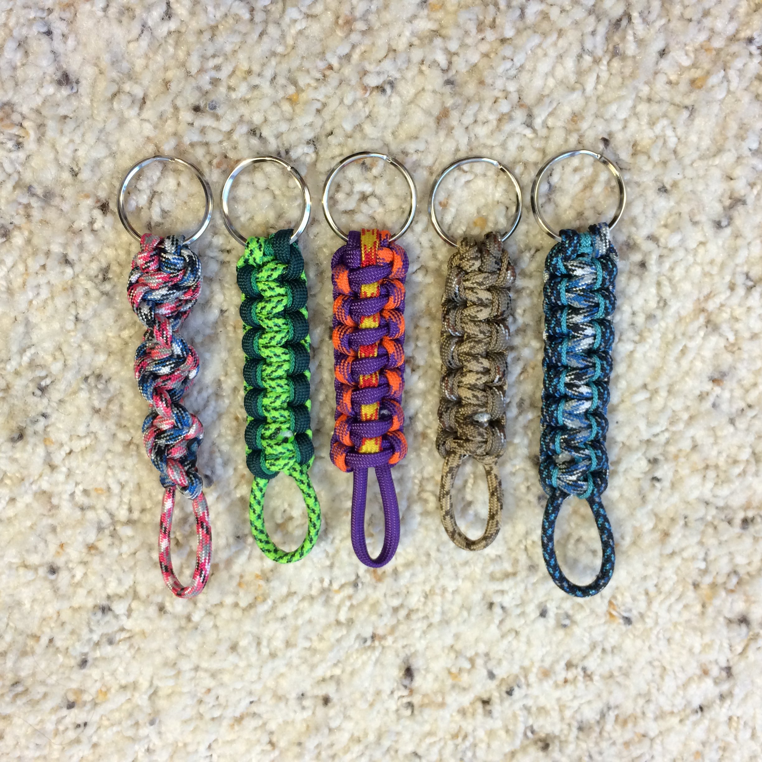 20 DIY Paracord Keychains with Instructions Guide Patterns