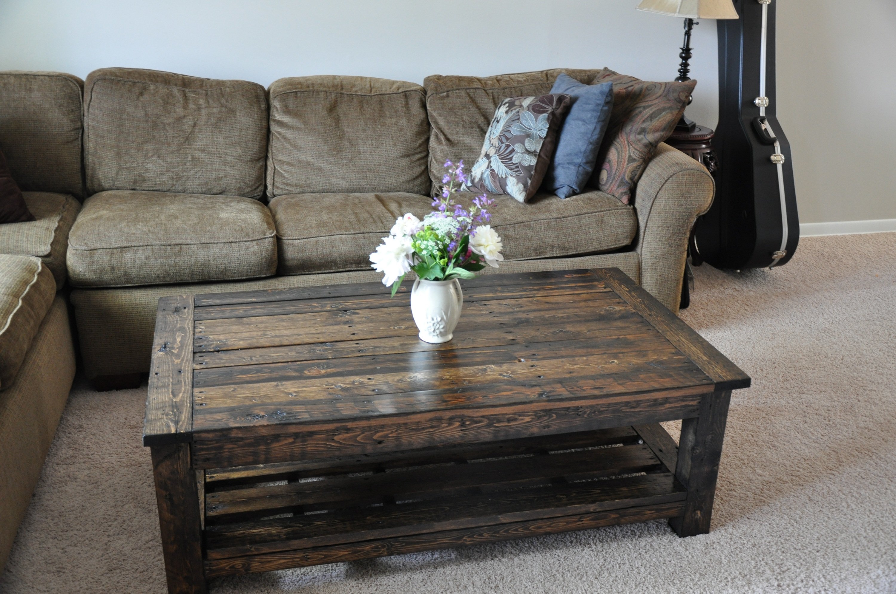The Best 20 Diy Pallet Coffee Table Projects For Your Living Room Hgnv Com