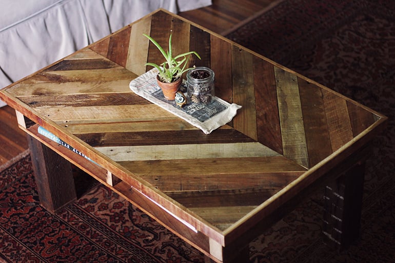 18 DIY Pallet Coffee Tables | Guide Patterns