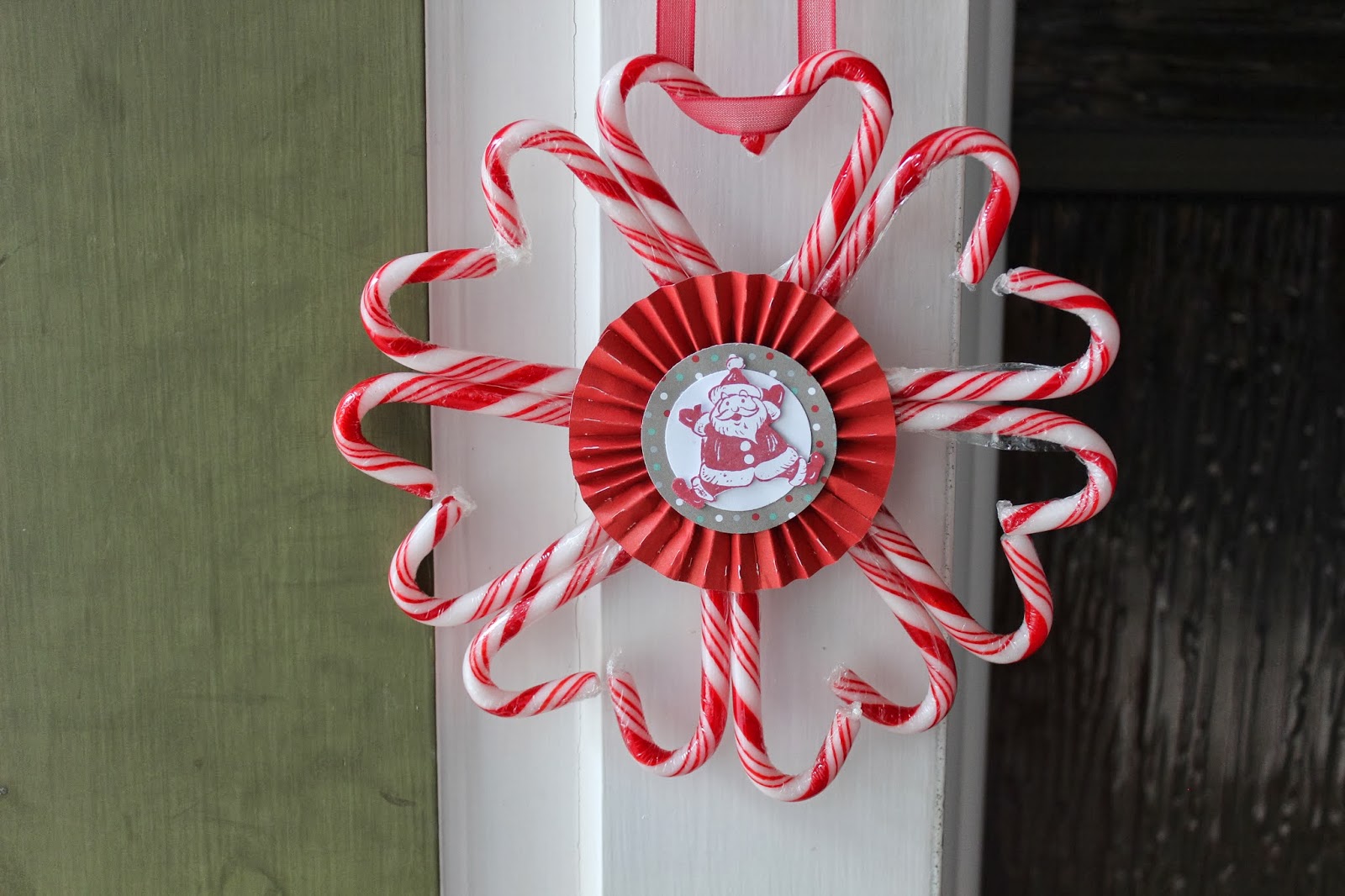 17 Cool Candy Cane Wreath Ideas | Guide Patterns
