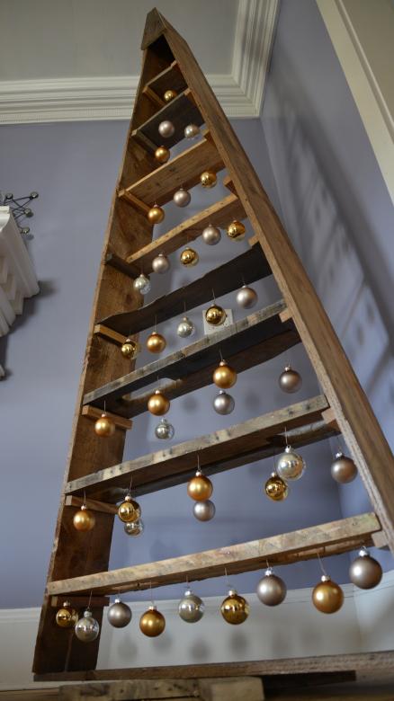 19 Ways to Make a Wood Pallet Christmas Tree | Guide Patterns