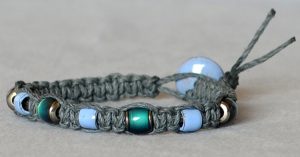 Easy Macrame Bracelet Pattern