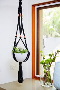 Macramé Plant Hanger Pattern Idea