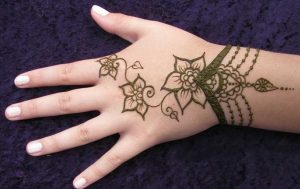 Simple Henna Design Idea for Kids