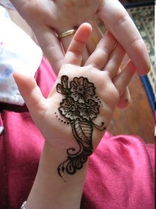 Mehndi Design for Kids to Do