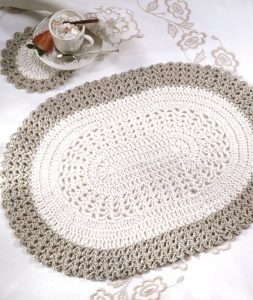 Crochet Placemat in Oval Pattern
