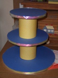 DIY Cupcake Stand Cardboard