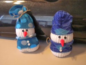 DIY No-Sew Snowmen Sock