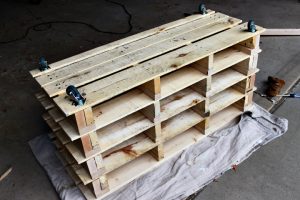 DIY Pallet Storage Bench