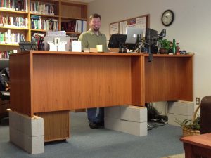 DIY Standing desk Cinder Block