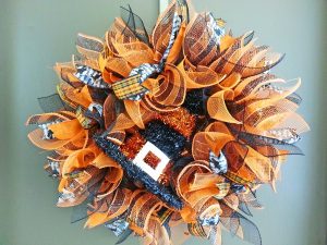 How to Make a Mesh Wreath