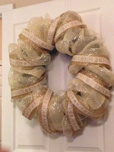 How to Make a Thanksgiving Mesh Wreath