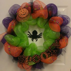 How to Make a Tulle Mesh Wreath