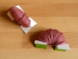 How to Make Yarn Pom Poms