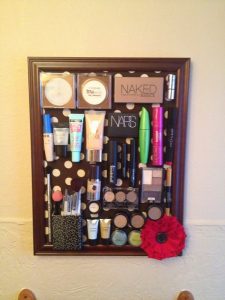 Magnetic Makeup Board DIY