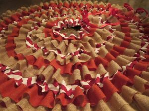 No Sew Burlap Christmas Tree Skirt