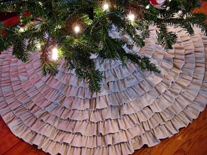 Ruffled Burlap Christmas Tree Skirt