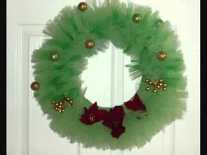 Tulle Wreath Tutorial for Christmas