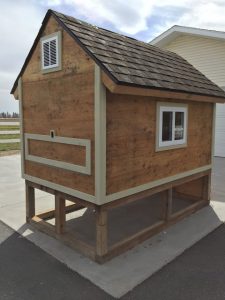 Cheap Pallet Chicken Coop Idea