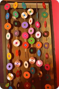 DIY No-Sew Curtain Using CDs