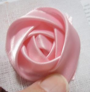 How to Make a Rose Out of Ribbon