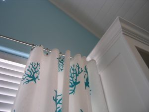 Make Your Own No-Sew Curtain