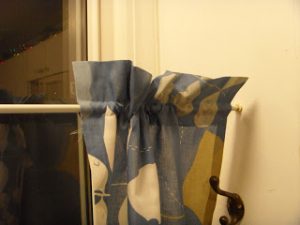 No-Sew Pillowcase Curtain