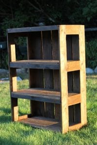 Pallet Bookshelf DIY