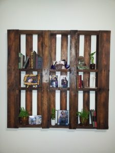 Pallet Wall Bookshelf