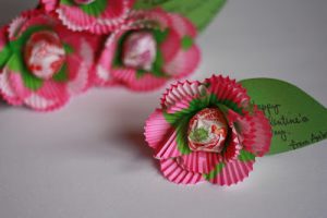 Cupcake Liner Flowers with Lollipops