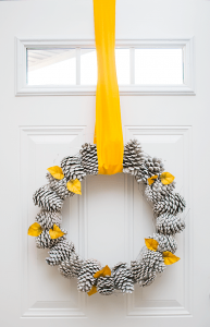 How to Make Pine Cone Wreath