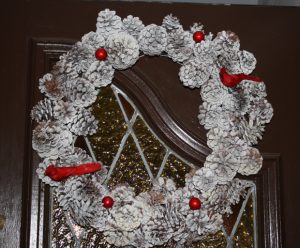How to Make a Pinecone Wreath for Holidays