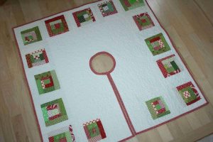 Log Cabin Quilted Christmas Tree Skirt Pattern