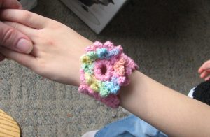 Easy crochet bracelet pattern