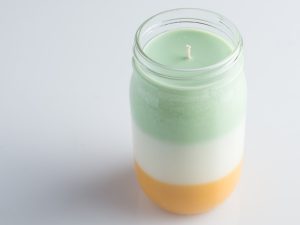 How to Make a Candle in a Mason Jar