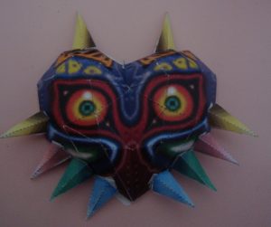 Masque en papier mâché