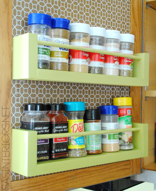Diy Spice Rack Instructions And Ideas, How To Make Spice Racks For Kitchen Cabinets