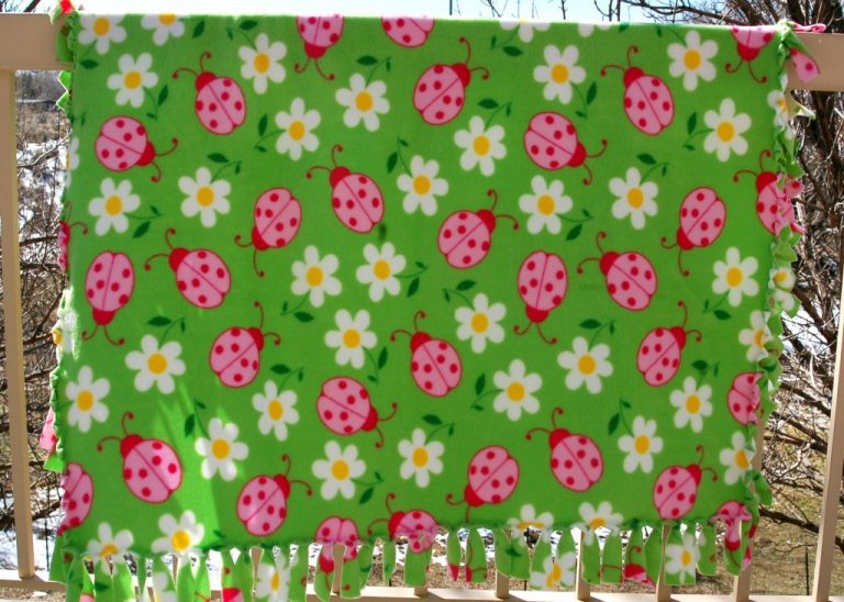 How to Make Tie Fleece Blankets 29 Tutorials Guide Patterns