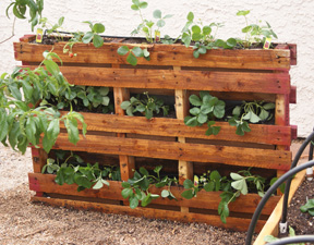 25 Easy DIY Plans and Ideas for Making a Wood Pallet 