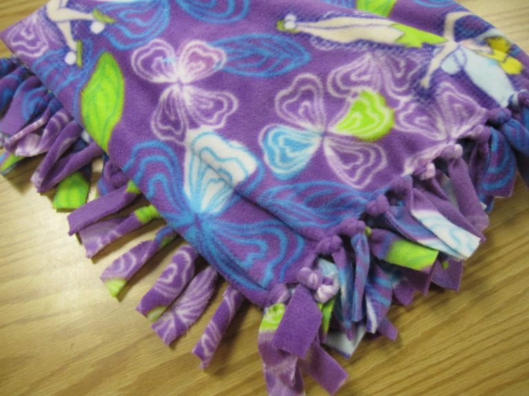 How to Make Tie Fleece Blankets 29 Tutorials Guide Patterns
