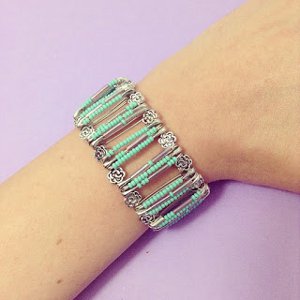 How to Make a Safety Pin Bracelet