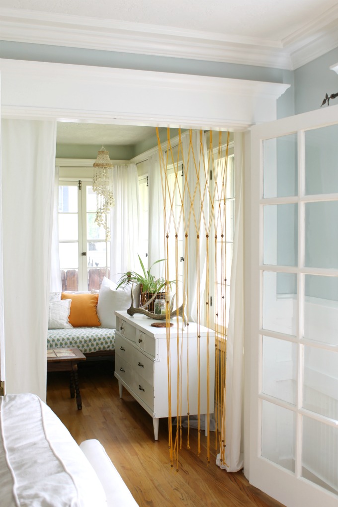 How to hang an interior door