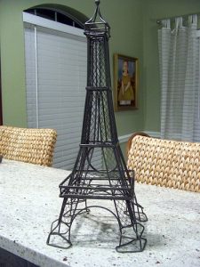 Eiffel Tower Earring Holder