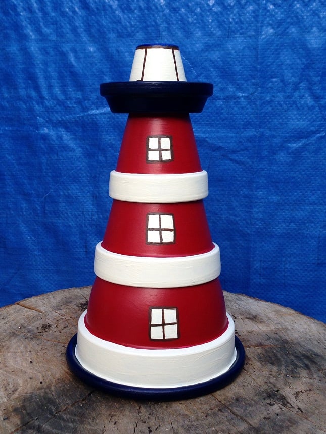 8 Simple Clay Pot Lighthouse Projects for Your Garden | Guide Patterns