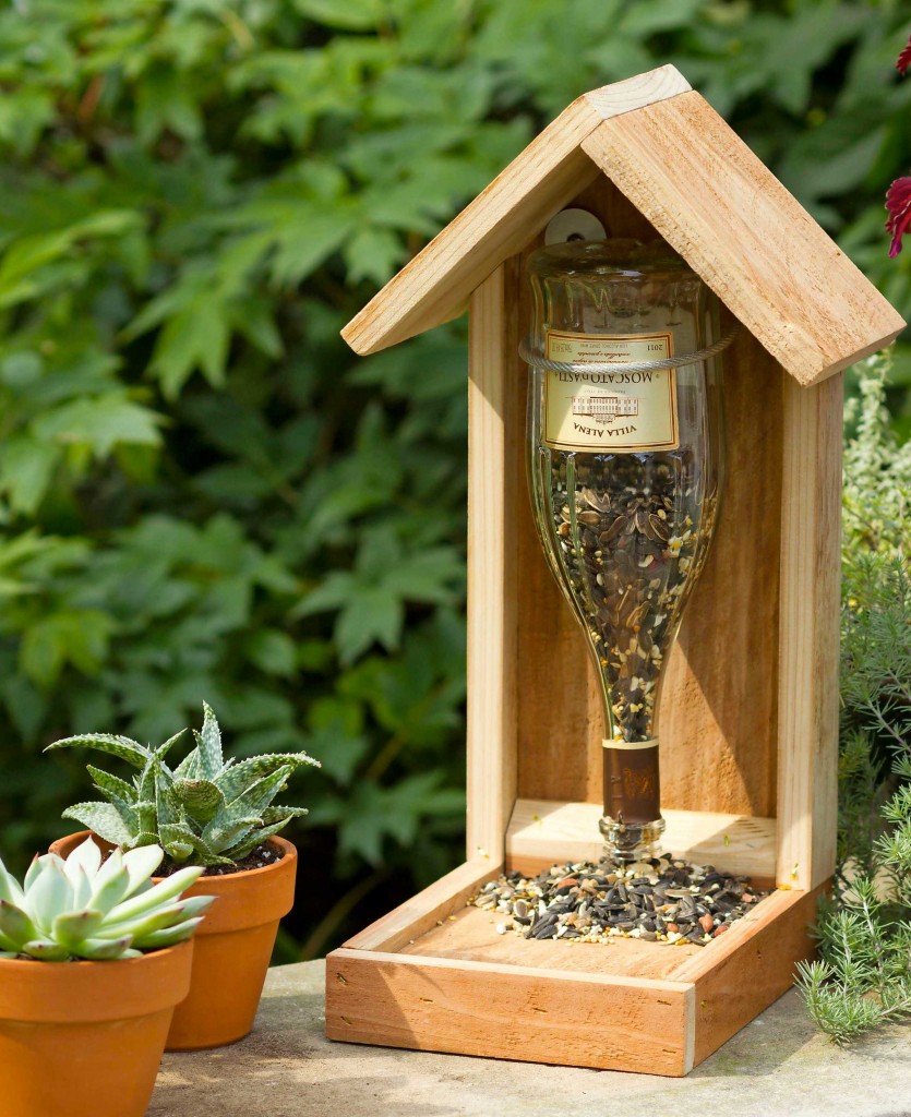 11 Recycled DIY Wine Bottle Bird Feeders Guide Patterns
