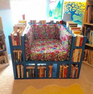 Pallet Bookshelf Chair