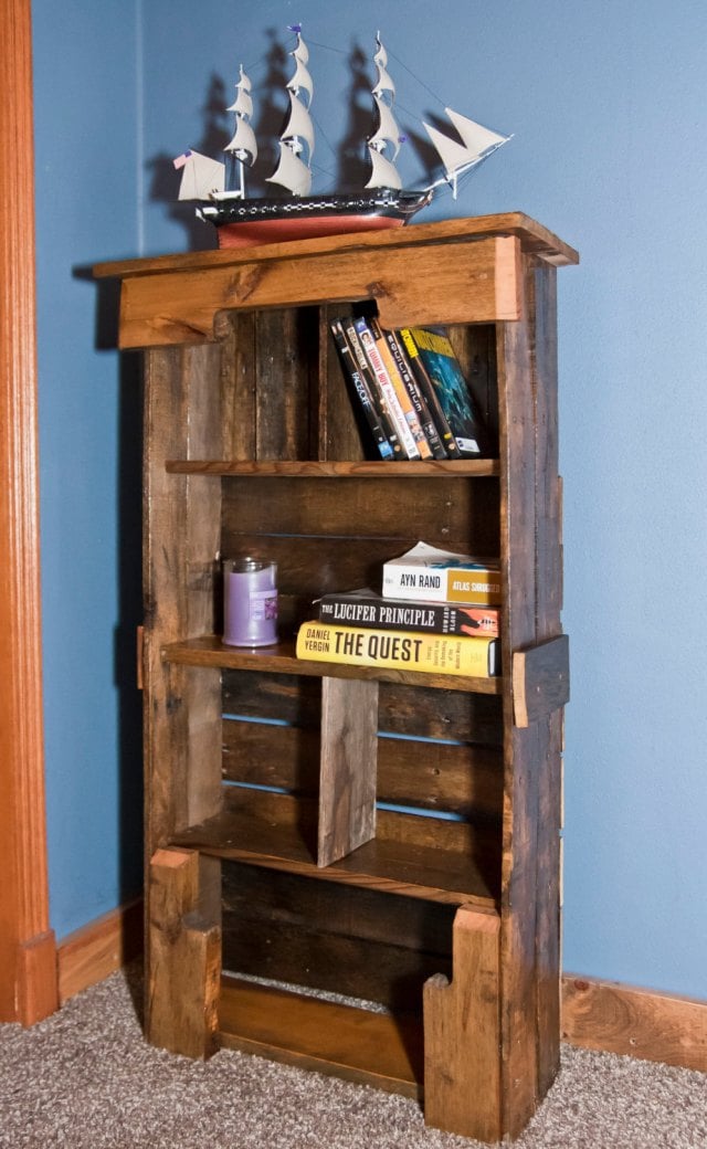 18 Detailed Pallet Bookshelf Plans and Tutorials Guide ...