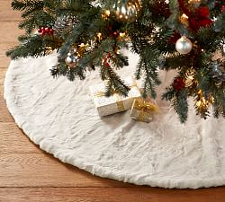 16 Faux Fur Tree Skirts for Christmas - Guide Patterns
