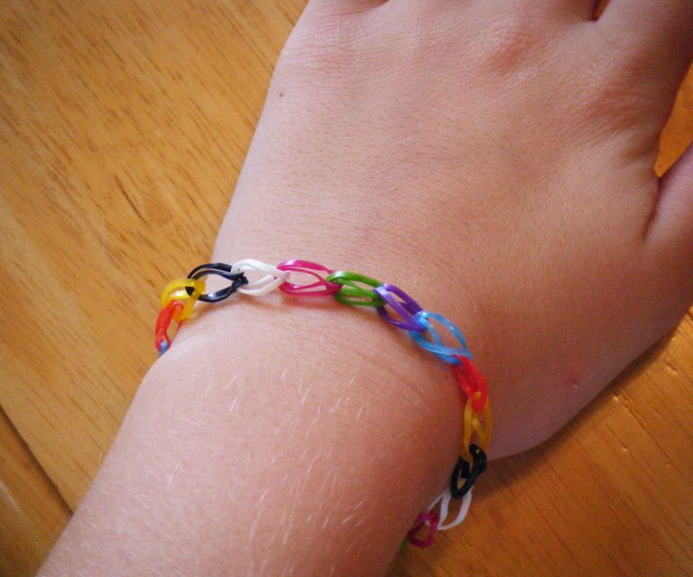 How to Make Rubber Band Bracelets 40 DIYs Guide Patterns