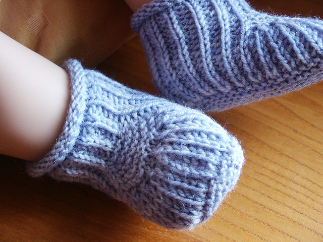 Free knitting patterns for baby booties for beginners